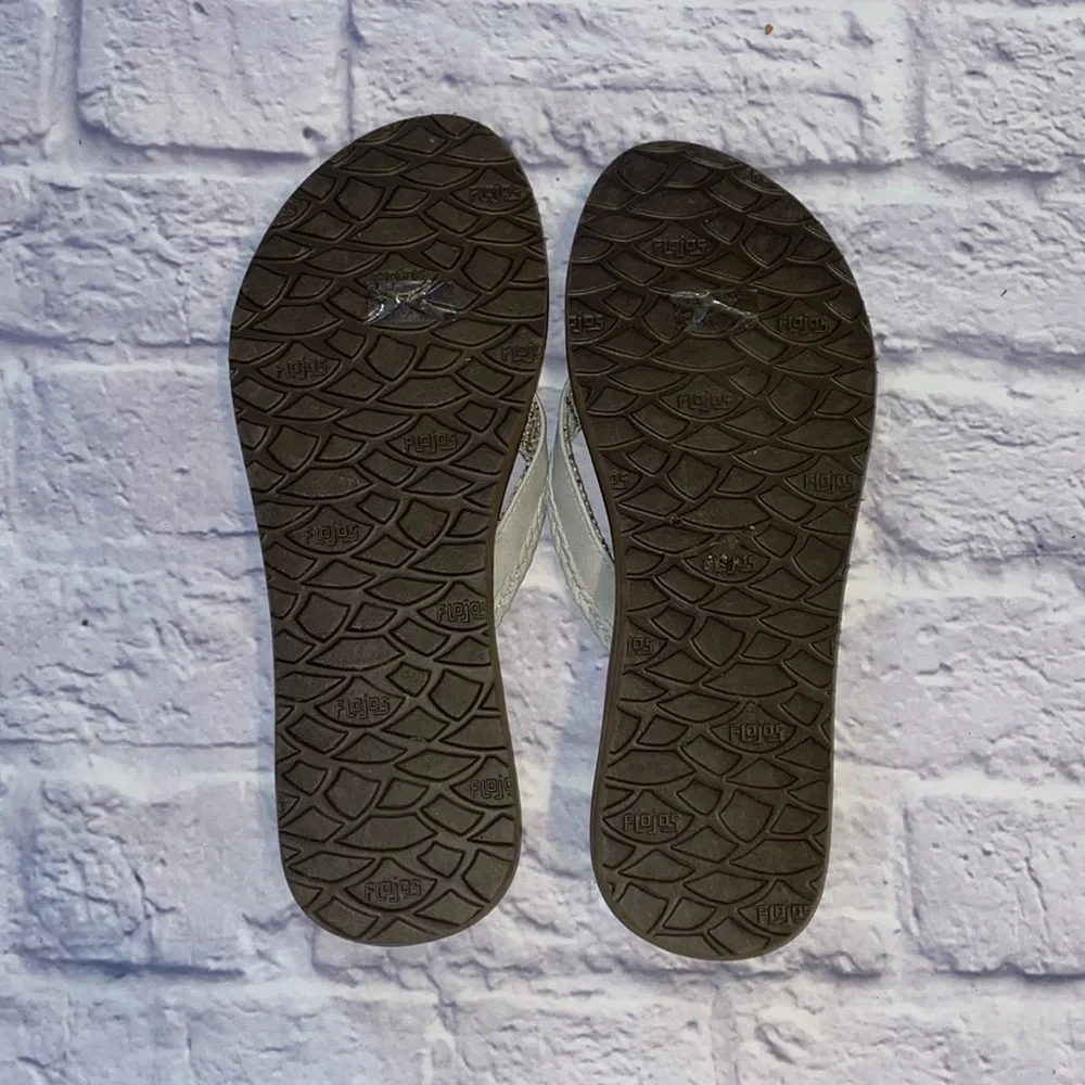FLOJOS Flip Flops - Size 10